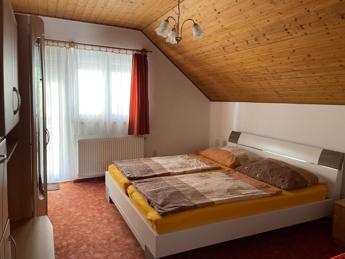 Jasmin Apartman Balatongyorok Luaran gambar