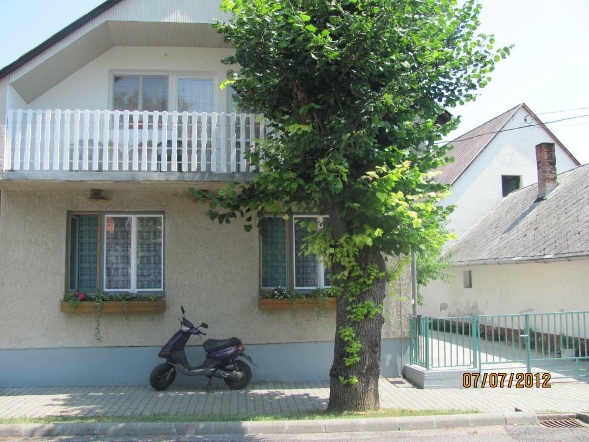 Jasmin Apartman Balatongyorok Luaran gambar